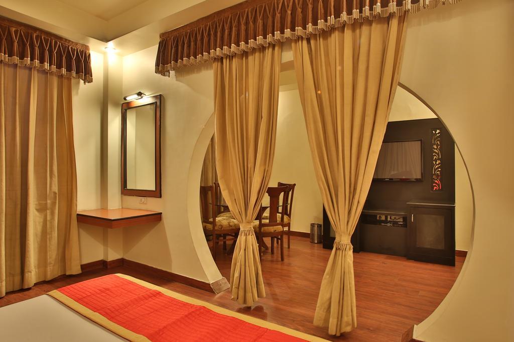Hotel The Grand Chandiram Kota  Extérieur photo